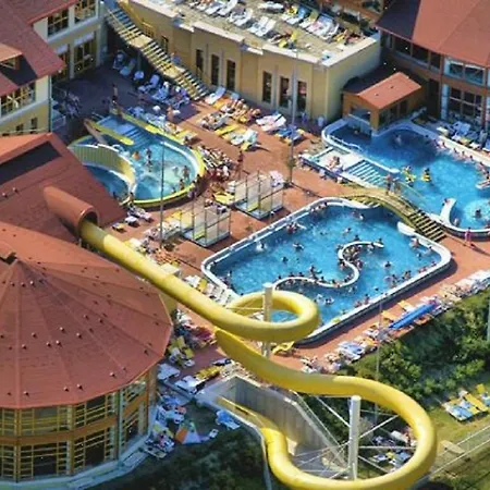 Апартаменты Pine Wood 6 *