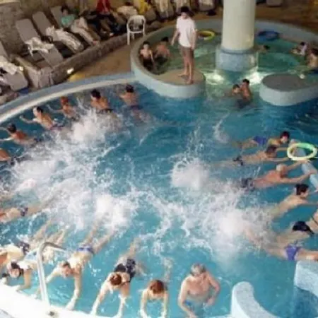 Pine Wood 6 Апартаменты *